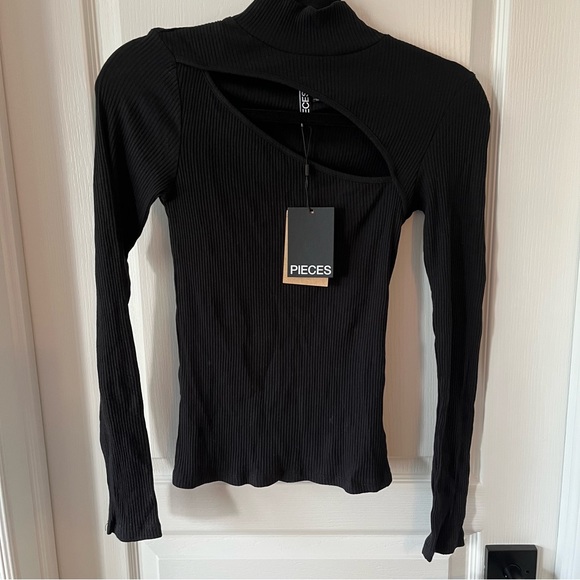 NWT Pieces Black Ripped Turtleneck M - Picture 1 of 1